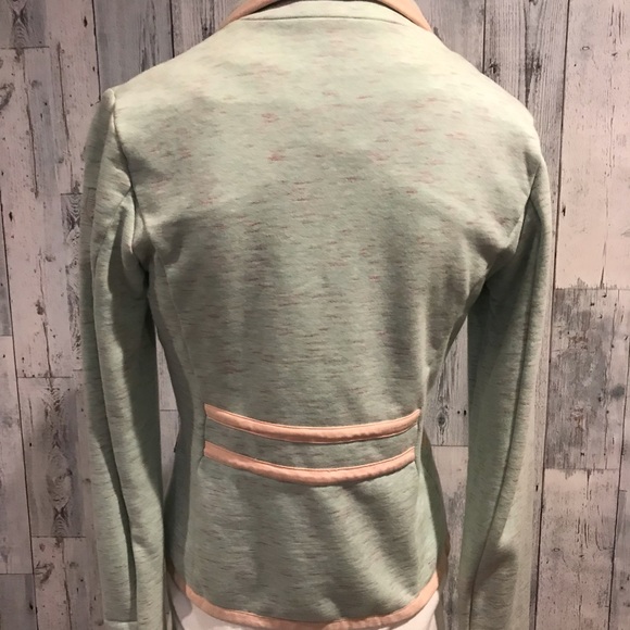 McGregor green with pink trim jacket. - Picture 5 of 10